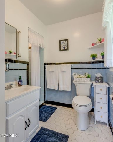 606 Pine Hill Road, Elizabethton, TN 37643
