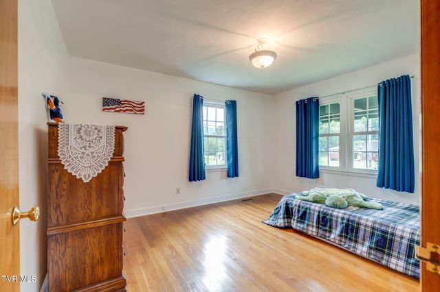 606 Pine Hill Road, Elizabethton, TN 37643