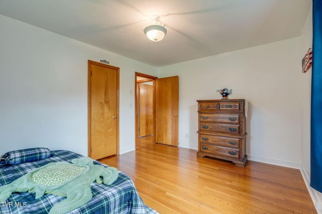 606 Pine Hill Road, Elizabethton, TN 37643