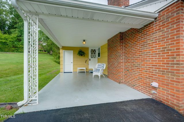 606 Pine Hill Road, Elizabethton, TN 37643