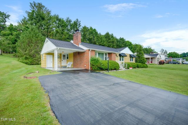 606 Pine Hill Road, Elizabethton, TN 37643
