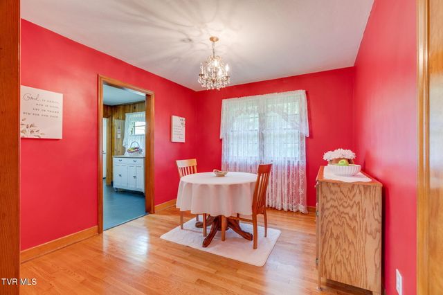 606 Pine Hill Road, Elizabethton, TN 37643
