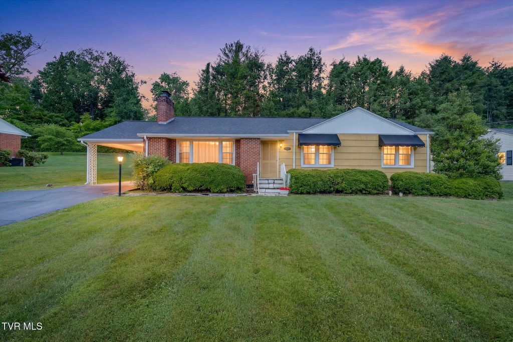 606 Pine Hill Road, Elizabethton, TN 37643