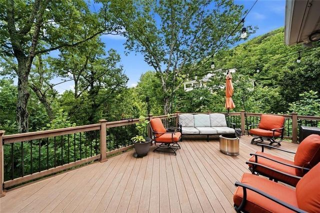 2951 Summitop Court, Marietta, GA 30066