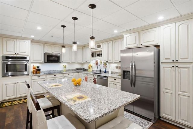 2951 Summitop Court, Marietta, GA 30066