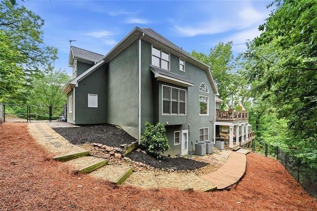 2951 Summitop Court, Marietta, GA 30066