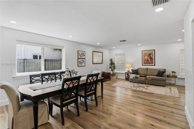 7327 Sabal Dr, Miami Lakes, FL 33014
