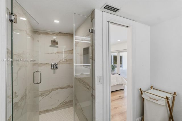 7327 Sabal Dr, Miami Lakes, FL 33014