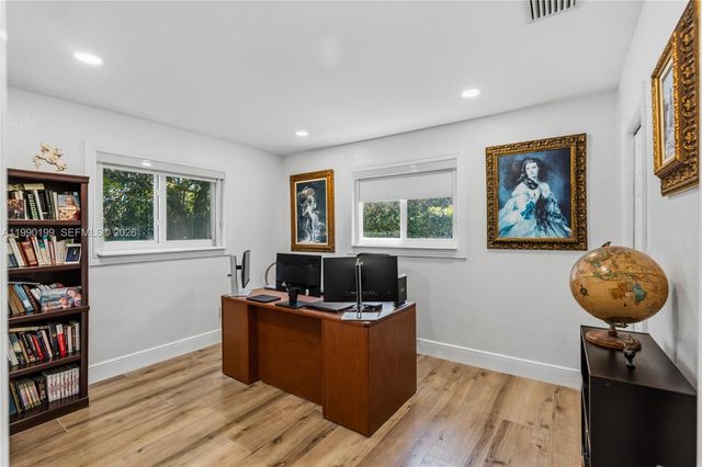 7327 Sabal Dr, Miami Lakes, FL 33014