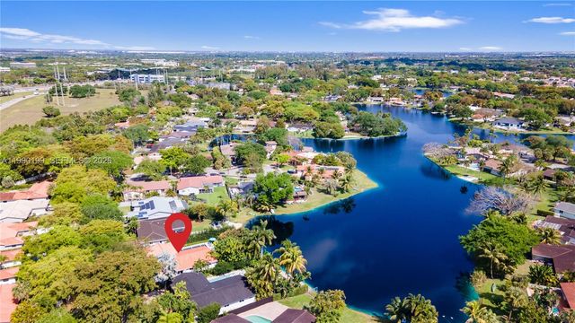 7327 Sabal Dr, Miami Lakes, FL 33014