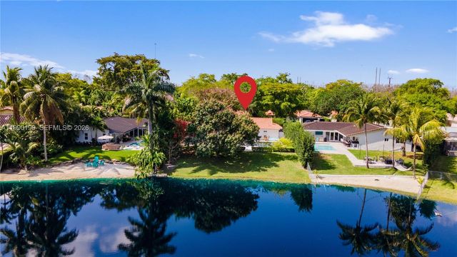 7327 Sabal Dr, Miami Lakes, FL 33014