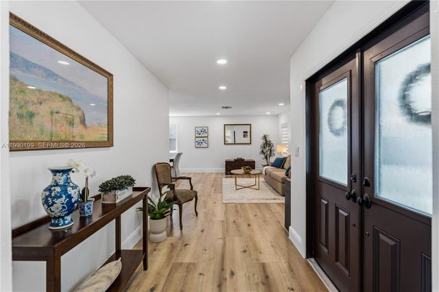 7327 Sabal Dr, Miami Lakes, FL 33014