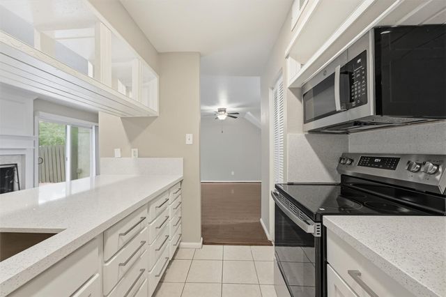 12315 Glenview Drive, Montgomery, TX 77356