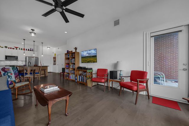 828 Bobcat Avenue, 404, Columbus, OH 43212