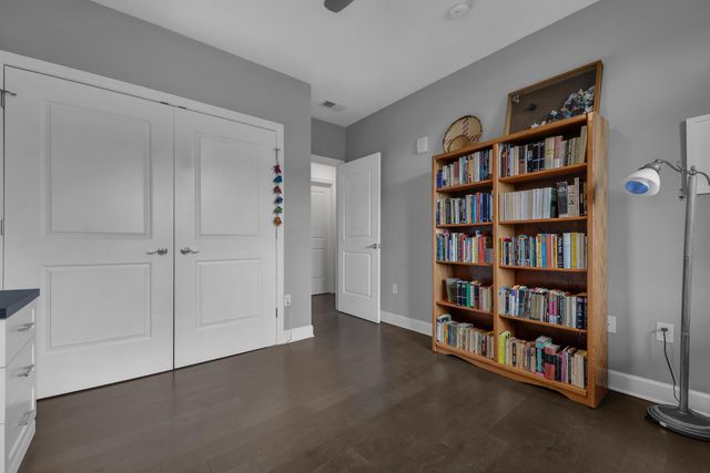 828 Bobcat Avenue, 404, Columbus, OH 43212
