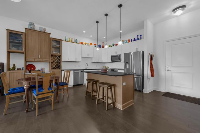 828 Bobcat Avenue, 404, Columbus, OH 43212