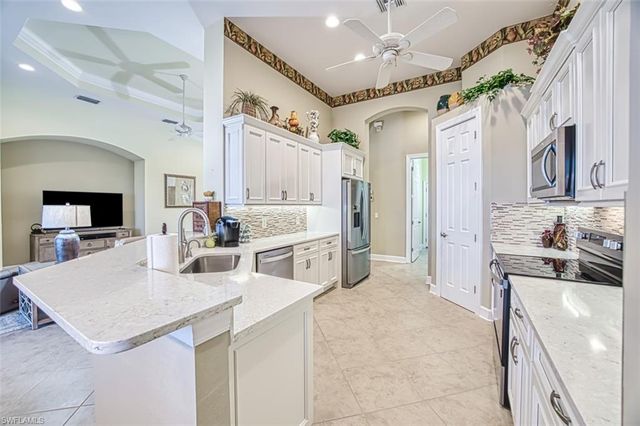 11063 Sea Tropic LN, Fort Myers, FL 33908