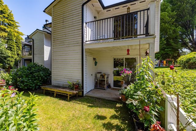 15415 35th Avenue W #J101, Lynnwood, WA 98087