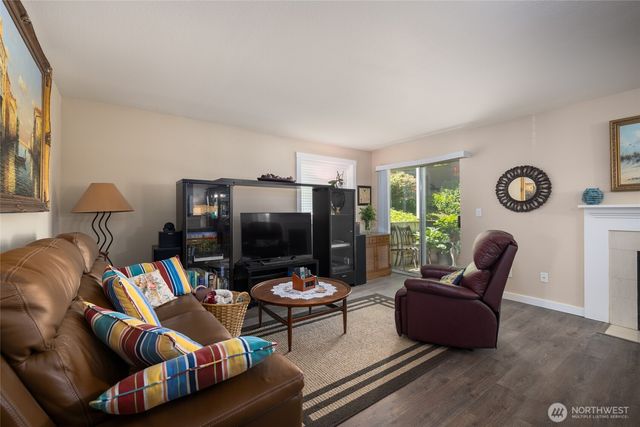15415 35th Avenue W #J101, Lynnwood, WA 98087