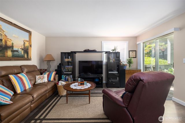 15415 35th Avenue W #J101, Lynnwood, WA 98087