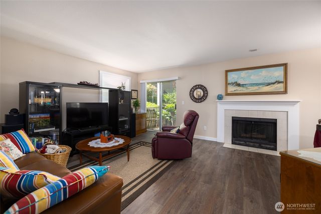 15415 35th Avenue W #J101, Lynnwood, WA 98087