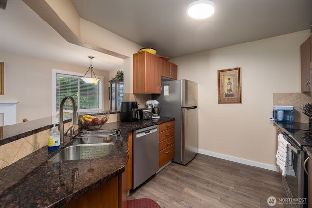 15415 35th Avenue W #J101, Lynnwood, WA 98087