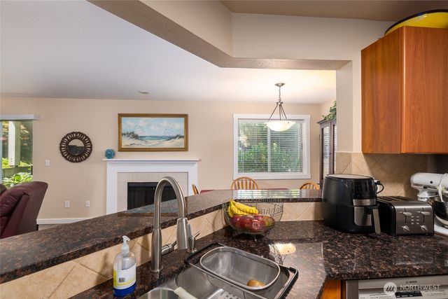 15415 35th Avenue W #J101, Lynnwood, WA 98087