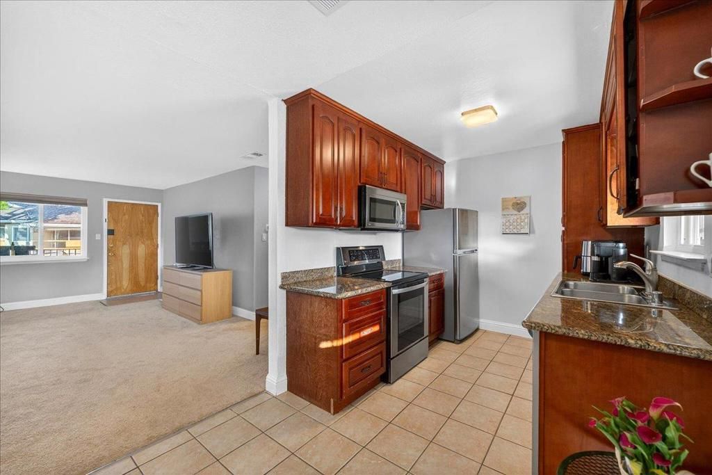 Image 10 of property listing at 3598 Payne Avenue 8, San Jose, CA 95117