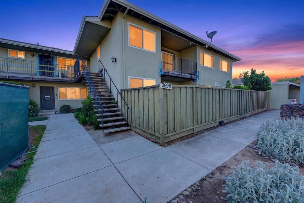 Image 2 of property listing at 3598 Payne Avenue 8, San Jose, CA 95117