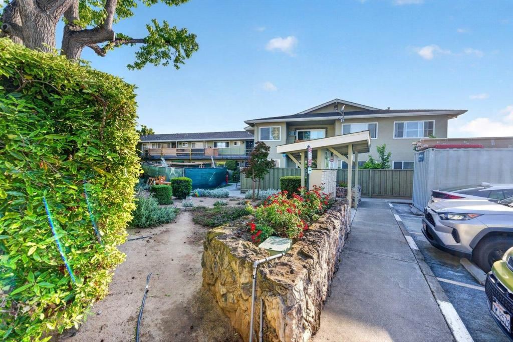 Image 27 of property listing at 3598 Payne Avenue 8, San Jose, CA 95117