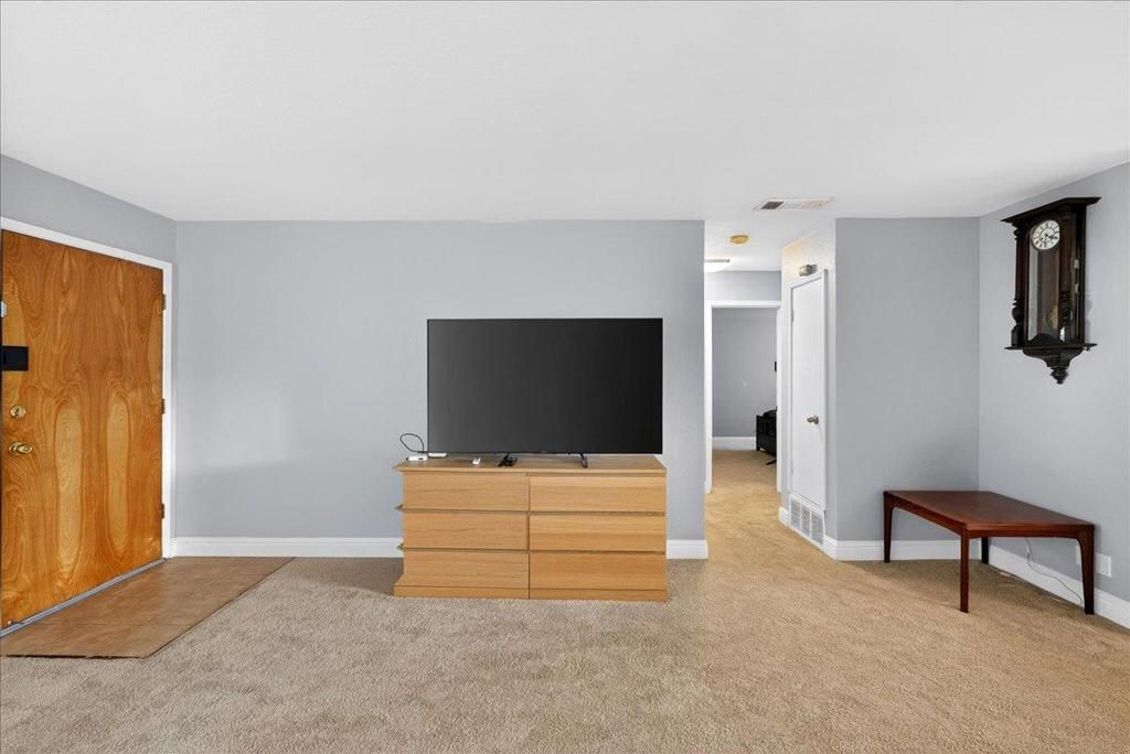 Image 5 of property listing at 3598 Payne Avenue 8, San Jose, CA 95117
