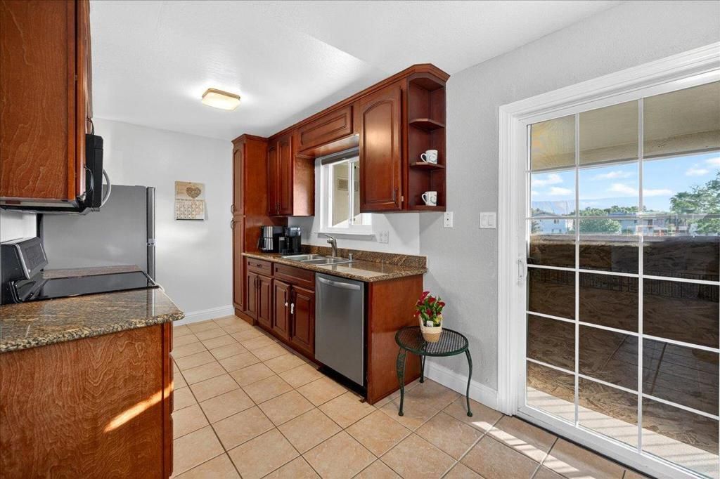 Image 8 of property listing at 3598 Payne Avenue 8, San Jose, CA 95117