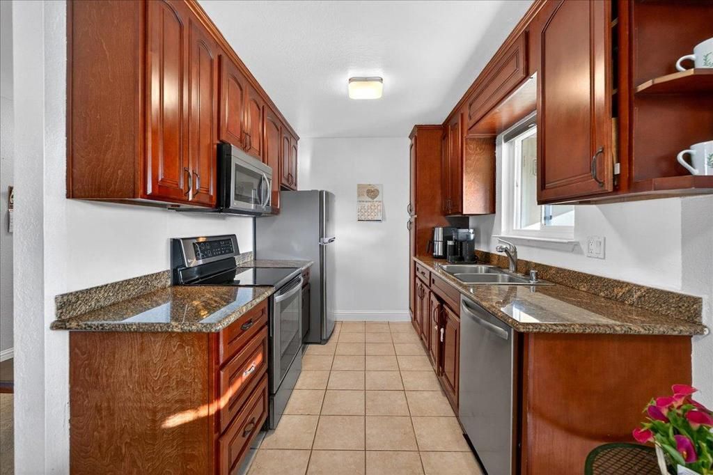 Image 9 of property listing at 3598 Payne Avenue 8, San Jose, CA 95117