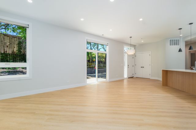 3947 W Dakin Street 1, Chicago, IL 60618