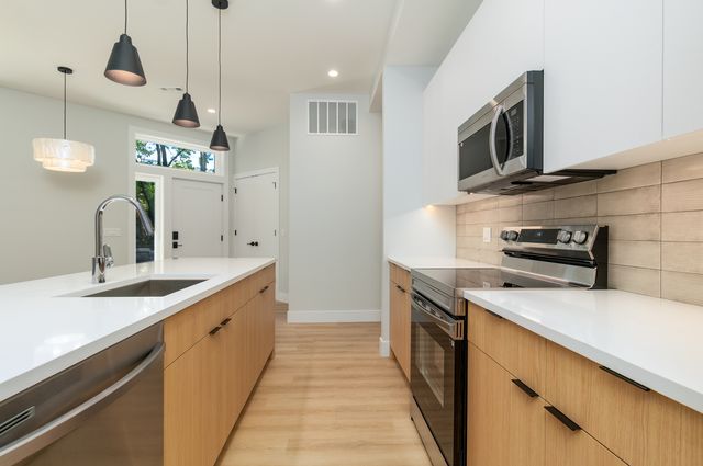 3947 W Dakin Street 1, Chicago, IL 60618