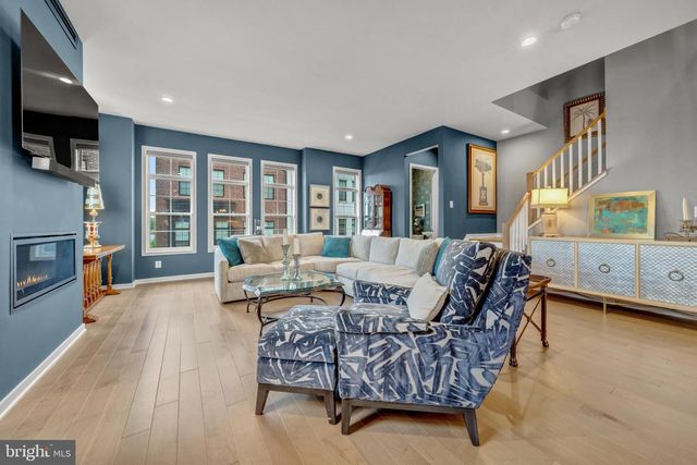 43927 HURLEYS HUNT TER, Ashburn, VA 20147