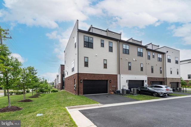 43927 HURLEYS HUNT TER, Ashburn, VA 20147