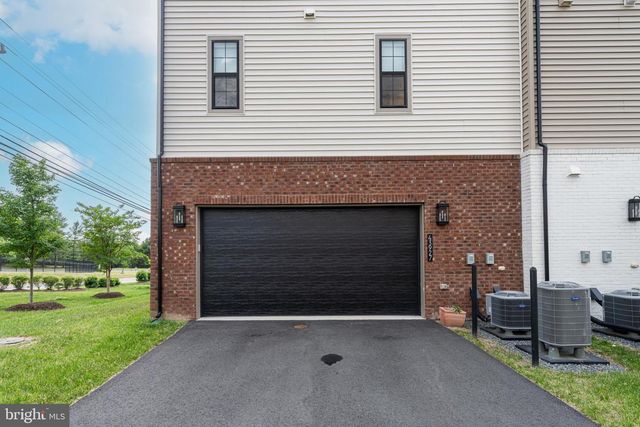43927 HURLEYS HUNT TER, Ashburn, VA 20147