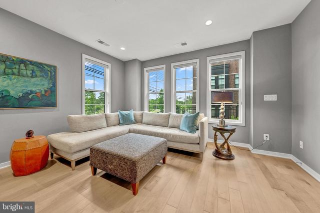 43927 HURLEYS HUNT TER, Ashburn, VA 20147