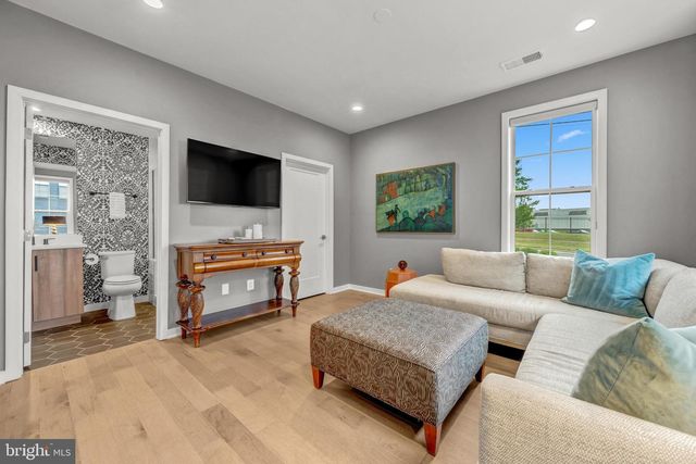43927 HURLEYS HUNT TER, Ashburn, VA 20147