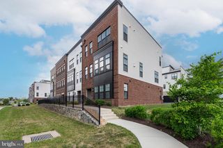 43927 HURLEYS HUNT TER, Ashburn, VA 20147