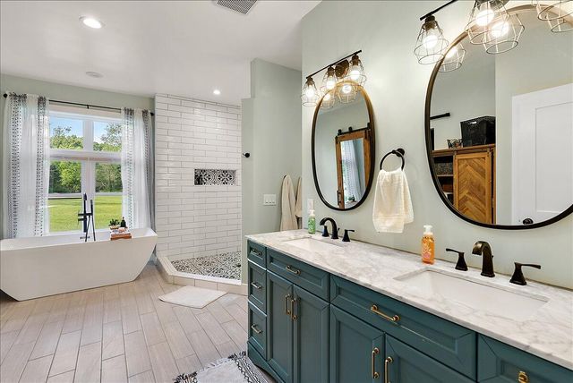 7654 Burrstone Drive, Caledonia, MI 49316