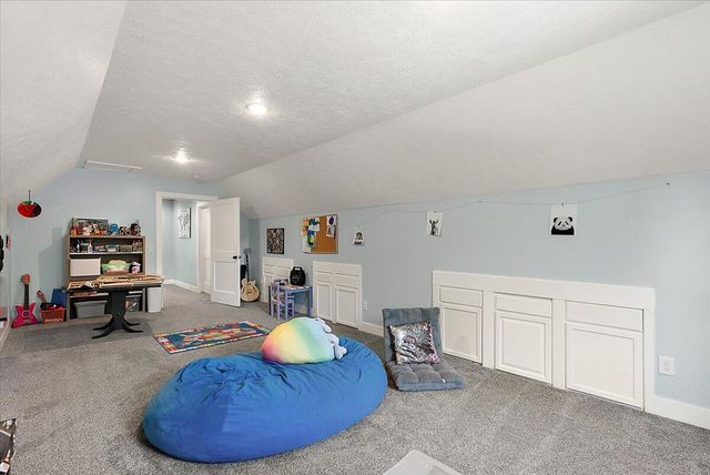 7654 Burrstone Drive, Caledonia, MI 49316