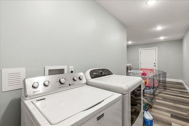 7654 Burrstone Drive, Caledonia, MI 49316