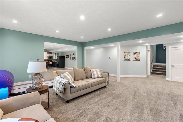 7654 Burrstone Drive, Caledonia, MI 49316