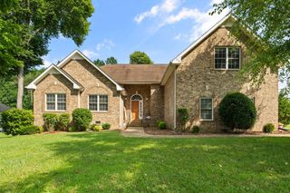 702 Gunn Ln, Springfield, TN 37172