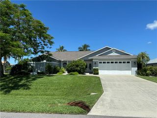 22 SE 10th AVE, Cape Coral, FL 33990