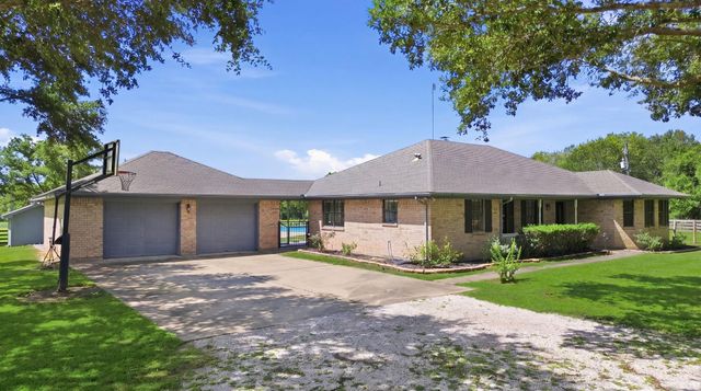 1711 Eagle Nest Acres Drive, Wallis, TX 77485