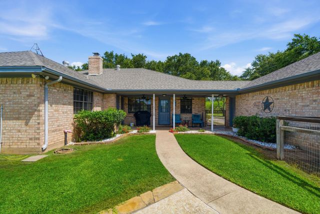 1711 Eagle Nest Acres Drive, Wallis, TX 77485