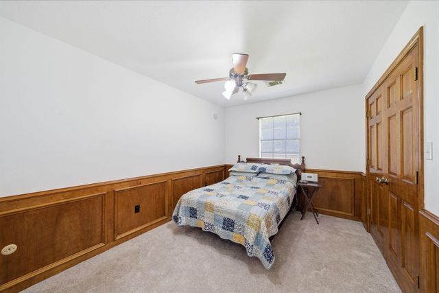 1711 Eagle Nest Acres Drive, Wallis, TX 77485